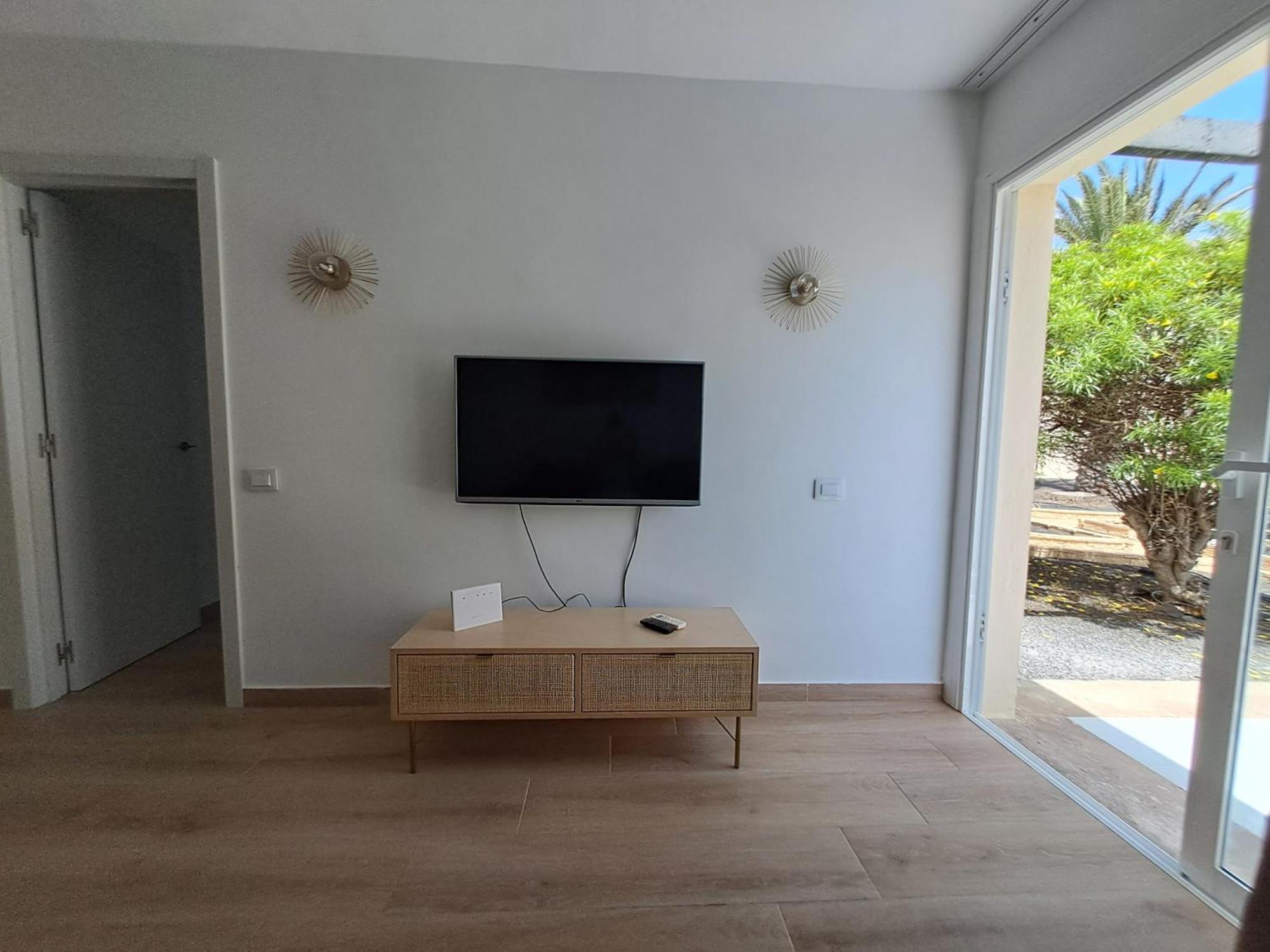 Homeforguest Apartamento 15 Con Terraza Y Piscina En 科拉雷侯 外观 照片