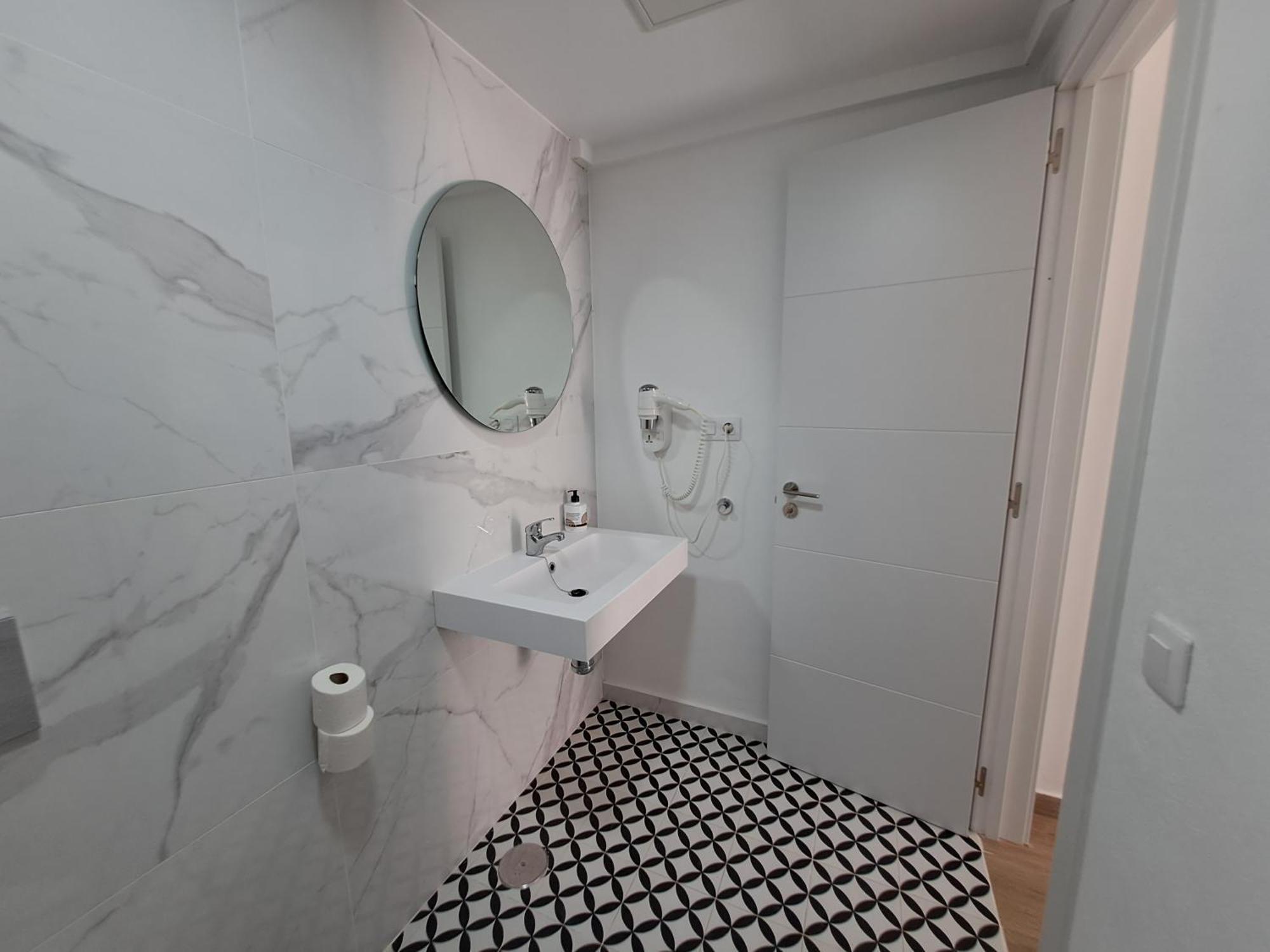 Homeforguest Apartamento 15 Con Terraza Y Piscina En 科拉雷侯 外观 照片