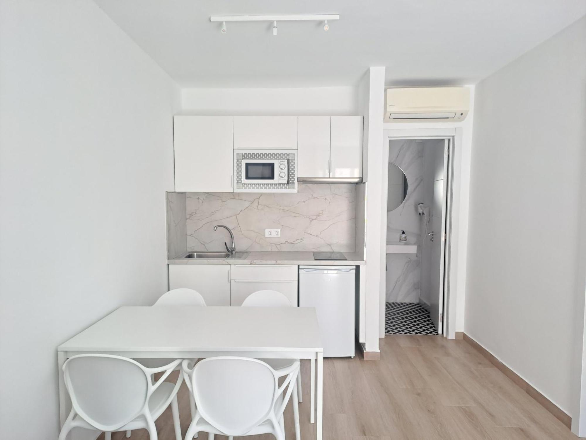 Homeforguest Apartamento 15 Con Terraza Y Piscina En 科拉雷侯 外观 照片